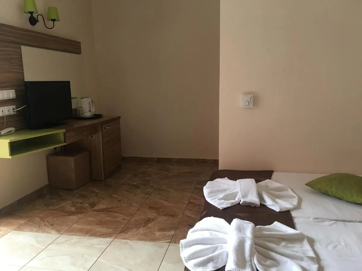 Gabi Studio Apartman Napospart 0*,
